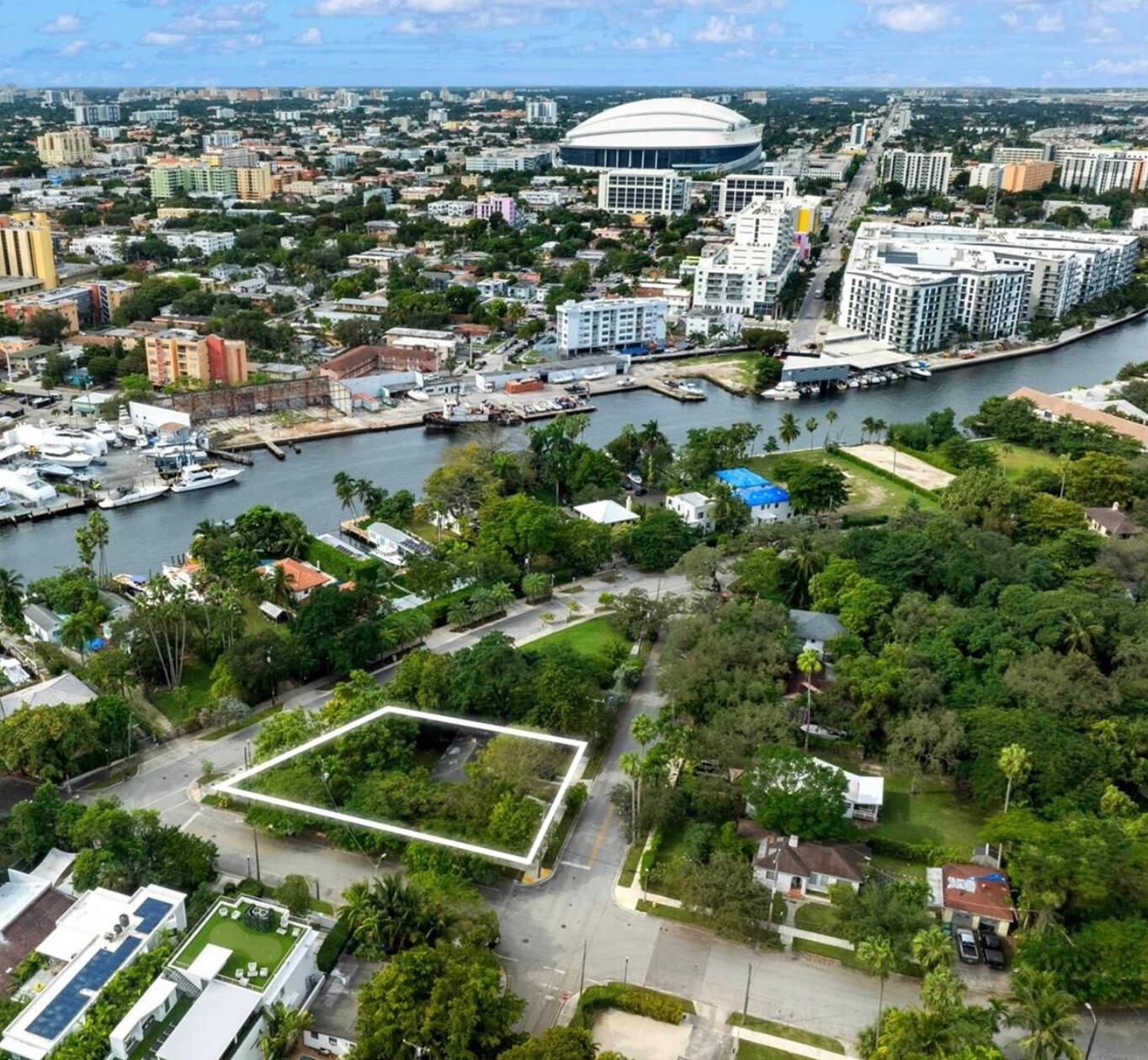 Building Photo - 810 NW 7th St