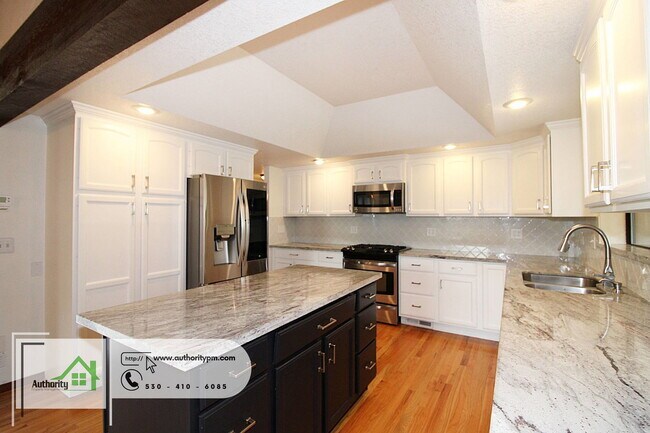 Building Photo - 3345 Golden Heights Dr