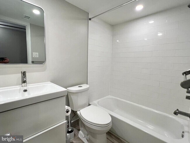 Building Photo - 118 Roberts Ln