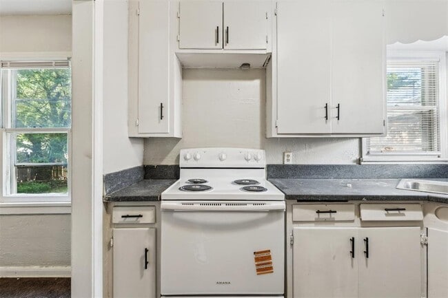 Building Photo - 306 W Mimosa Dr