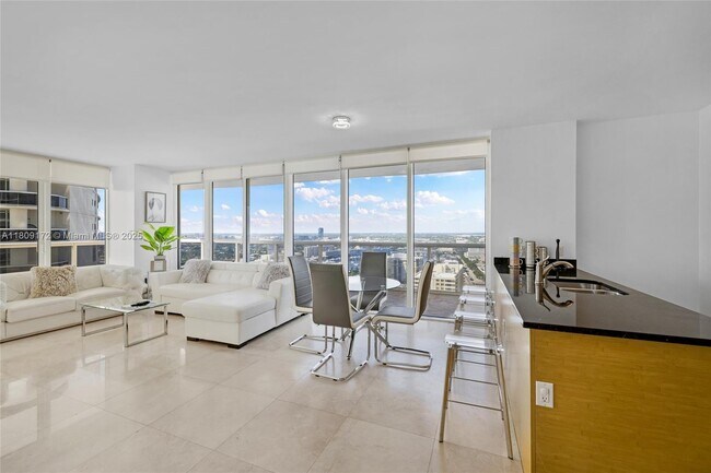 Building Photo - 1830 S Ocean Dr