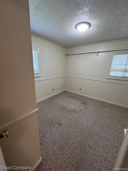 Building Photo - 6284 Woodsdale Dr