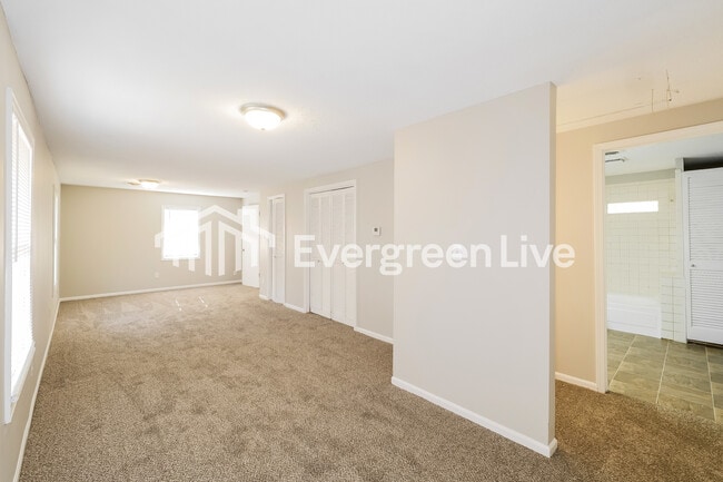 Building Photo - 3126 S Maywood Ave