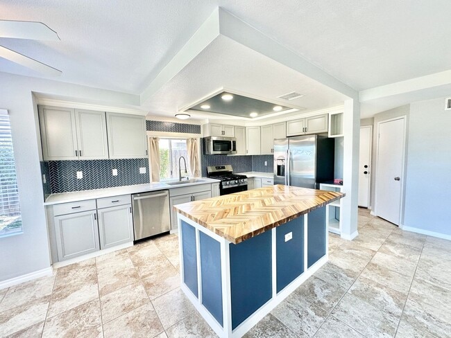 Building Photo - Beautiful Two-Story Home, Guajome Park, Community Pool, San Luis Rey Hiking/Biking Path, Lovely C...