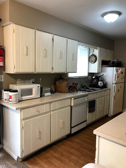 Building Photo - 1307 Ash Dr