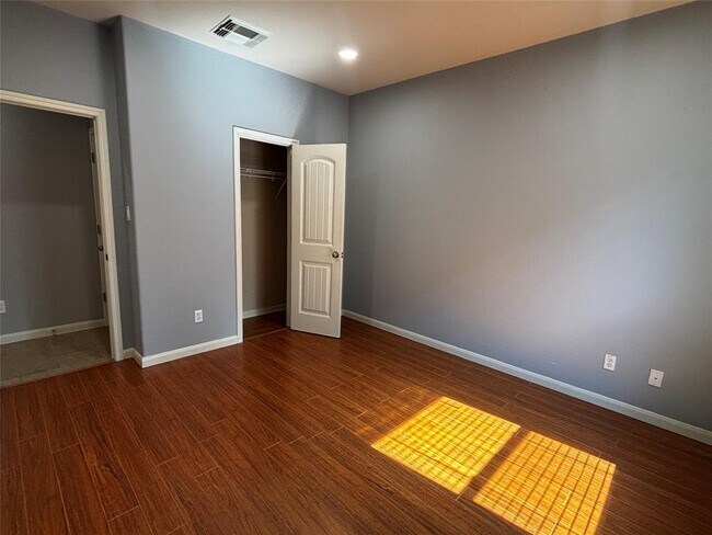 Building Photo - 2212 Buffalo Tundra Dr