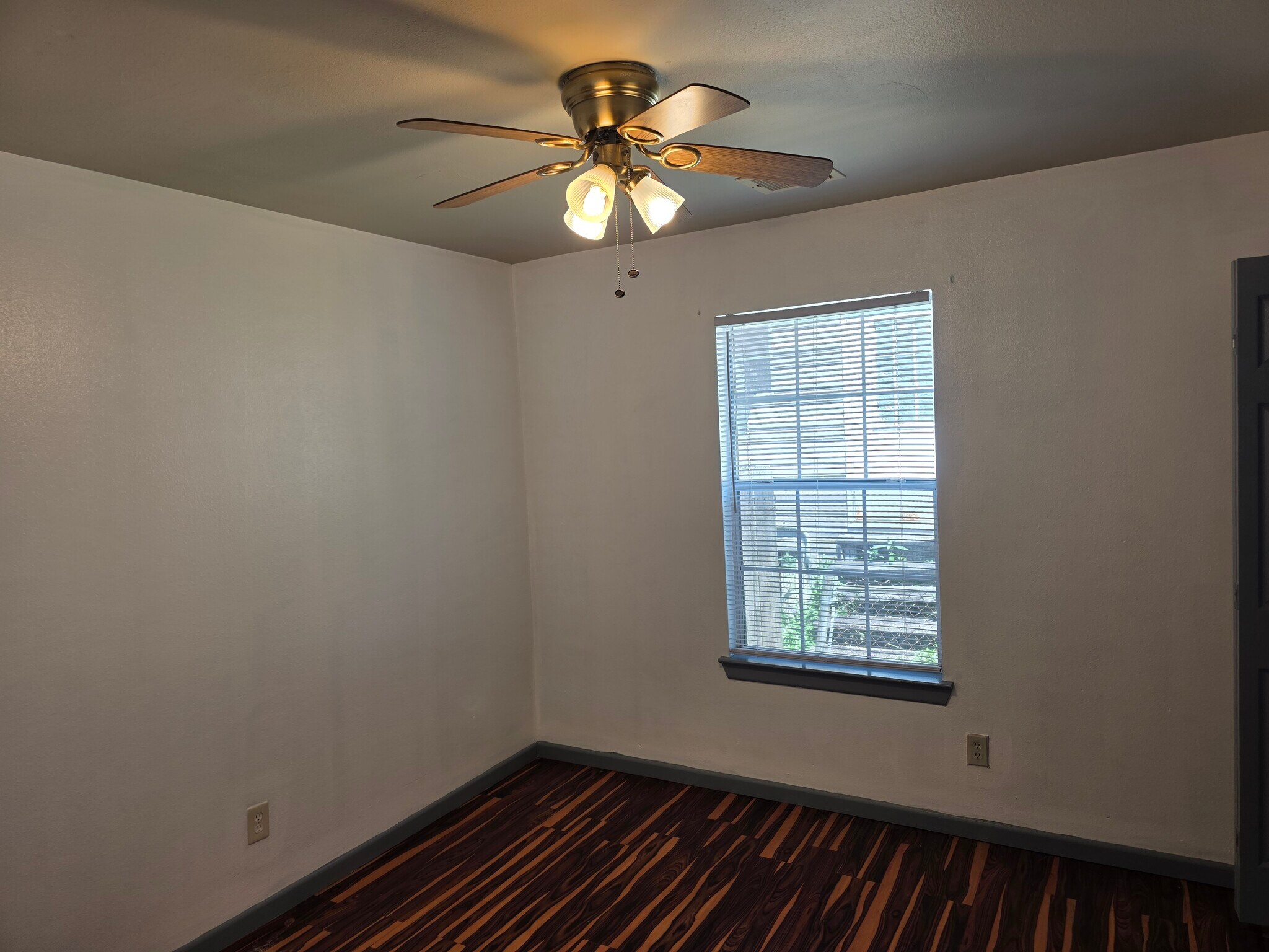 Building Photo - 1303 Edison St