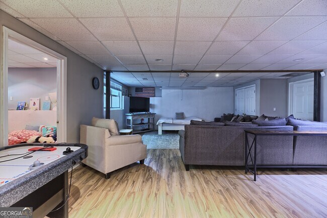 Building Photo - 12105 Wexford Overlook