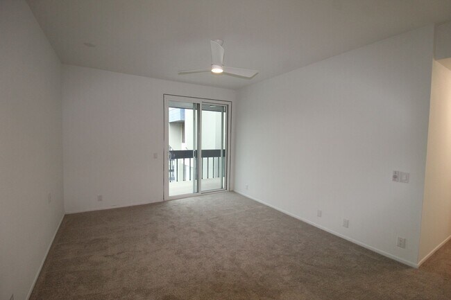 Building Photo - Coastal Ventura living – Gorgeous Ocean Views near Surfers Point