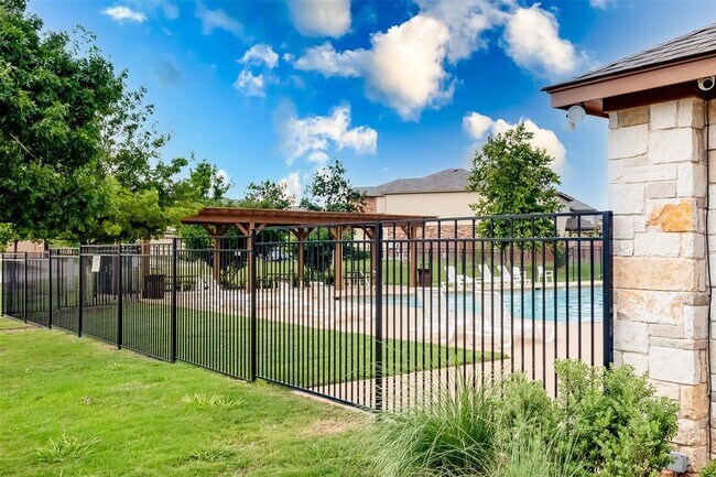 Building Photo - 16113 Hawthorne Heights Trail