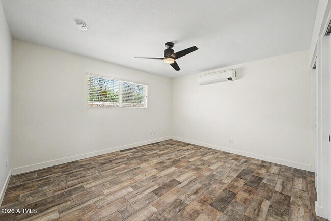 Building Photo - 2174 E Palmcroft Dr