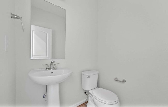 Building Photo - Beautiful 3 bed, 3 bath townhome in the lovely Painted Prairie Community!