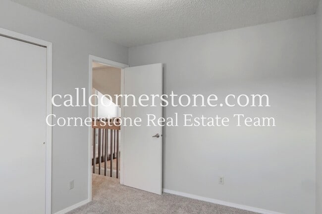 Building Photo - 6650 Chantilly Pl