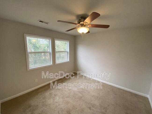 Building Photo - 5472 Riverview Dr