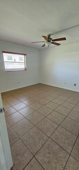 Building Photo - 1429 Cape Coral Pky W