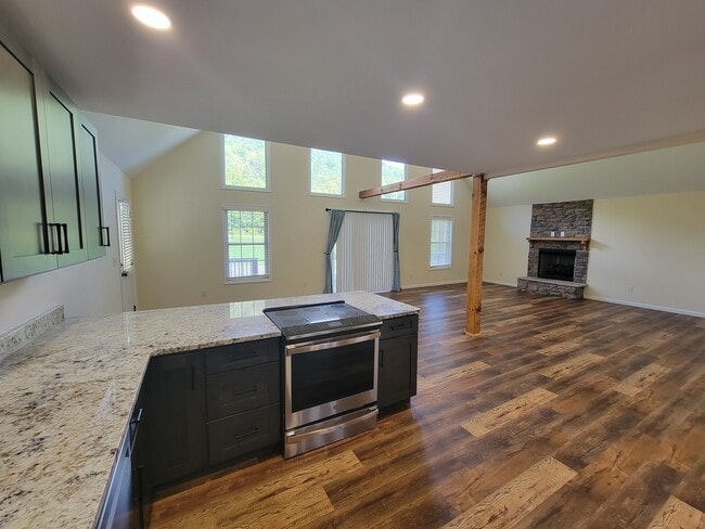 Building Photo - 1443 Moody Farm Rd
