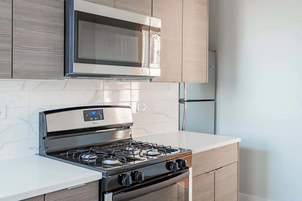 Building Photo - 6143 S Dorchester Ave