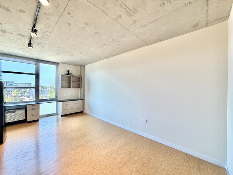 Building Photo - 1515 N Fremont St