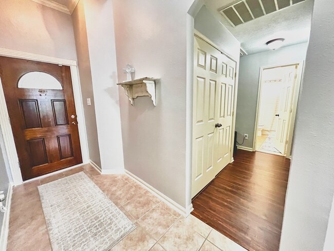 Building Photo - 7427 Parkcross Pl