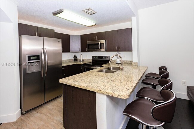 Building Photo - 6202 NW 116th Ave