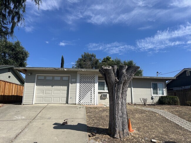 Building Photo - 3174 Ameno Rd