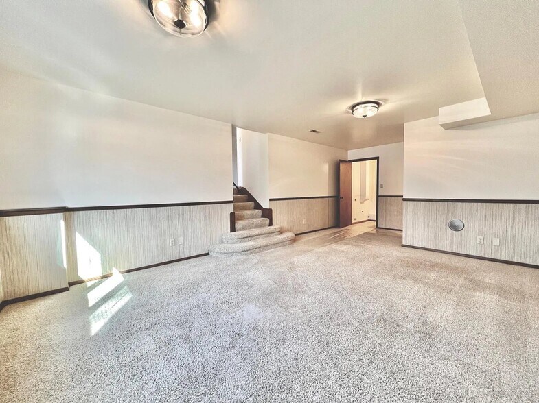 Building Photo - 205 Juniper Dr