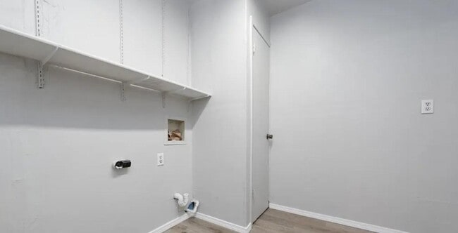 Building Photo - 1804 Miles St