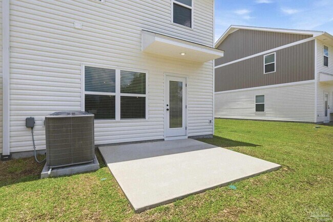 Building Photo - 5530 Lexlee Blvd