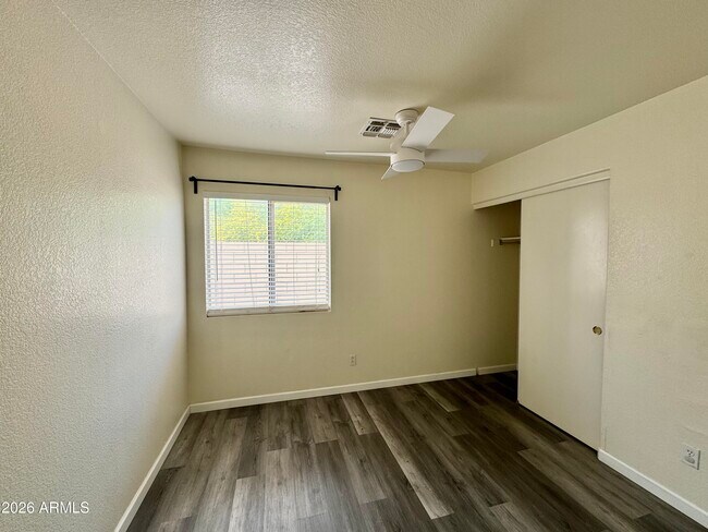 Building Photo - 2380 E Derringer Way