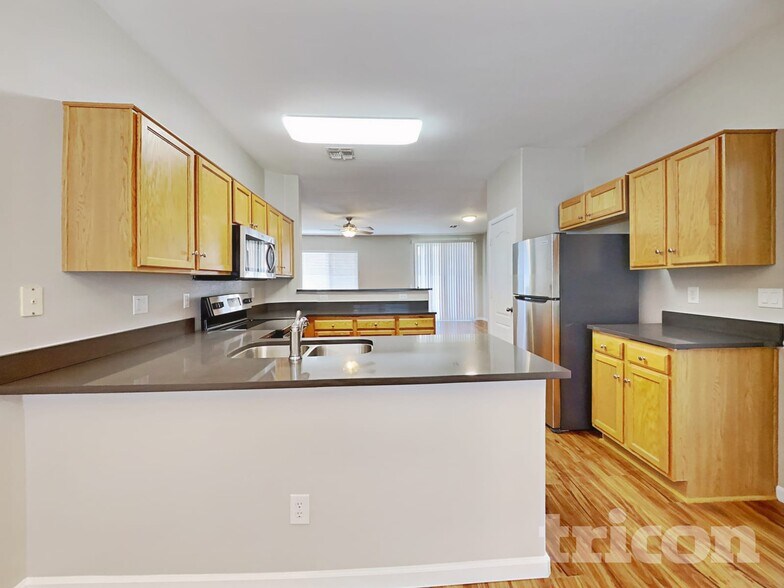 Building Photo - 12919 W Soledad St