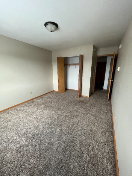 Building Photo - 2627 S 17th St