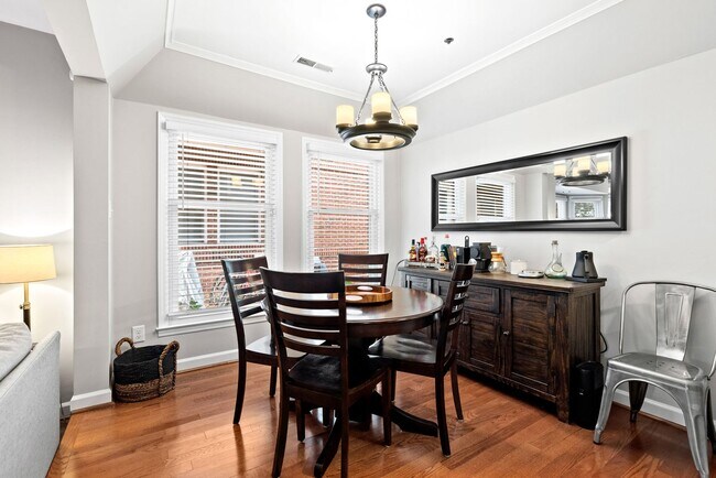 Building Photo - Downtown Living in Raleigh, NC!