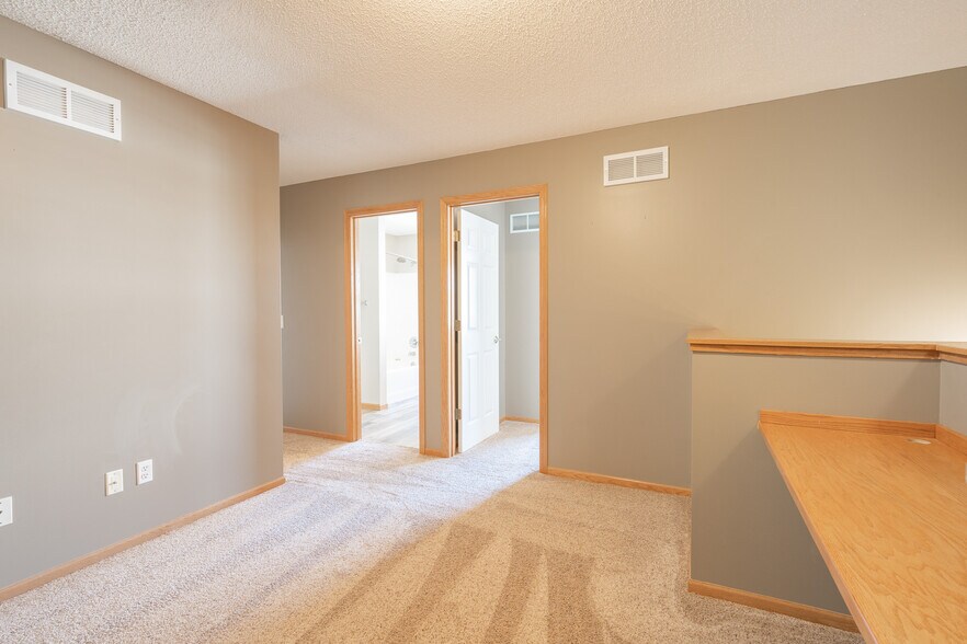 Building Photo - 17985 96th Ave N