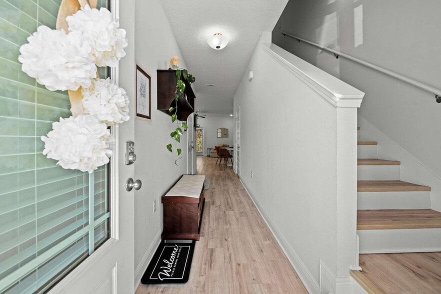 Building Photo - 12 Sandy Cv Wy