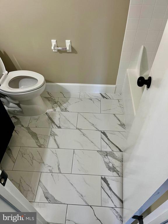 Building Photo - 15712 Dorset Rd