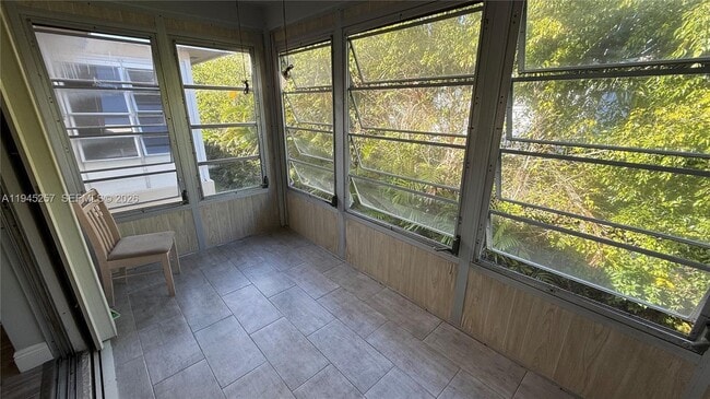 Building Photo - 2115 NE 42nd Ct