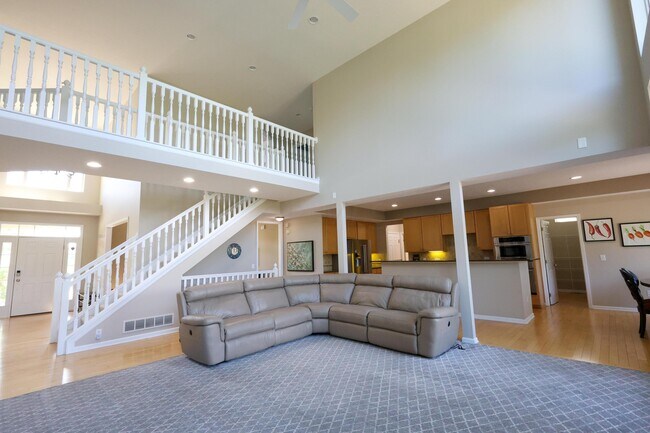 Building Photo - 7704 Gateway Ln