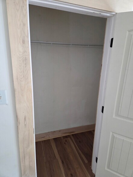 Bedroom 2 closet - 530 N Royal Ave