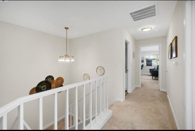 Building Photo - 316 Del Monte Way
