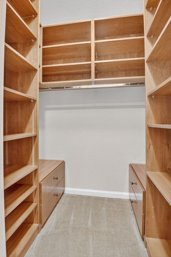 Building Photo - 7896 Picklewood Park Dr