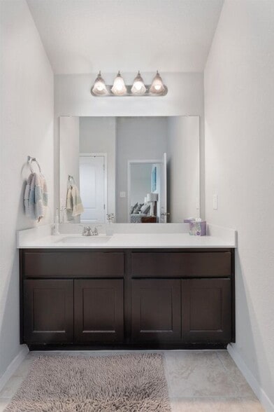 Building Photo - 208 Blue Agate Ct