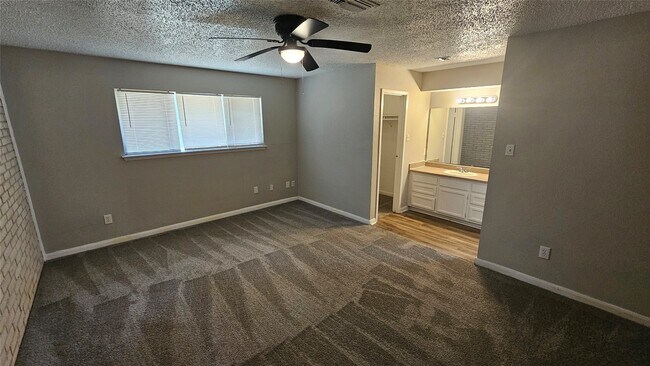 Building Photo - 23915 Spring Fork Dr