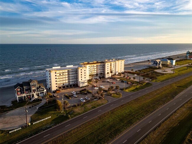 Building Photo - 11947 Termini-San Luis Pass Rd