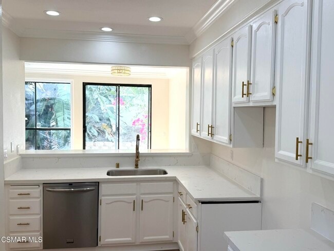 Building Photo - 451 Pavarotti Dr