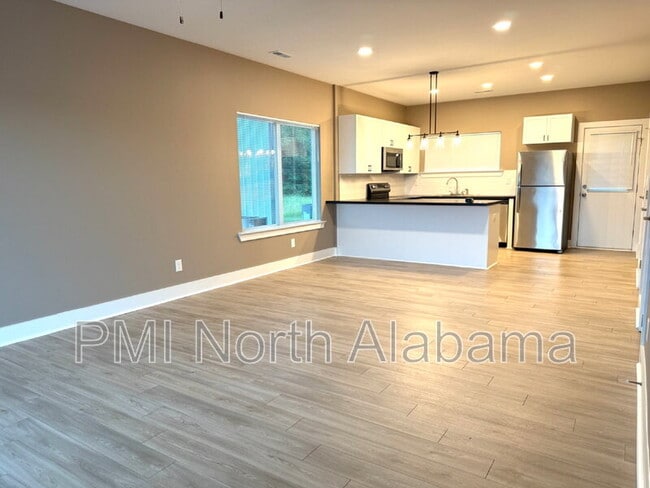 Building Photo - 401 Morring Rd
