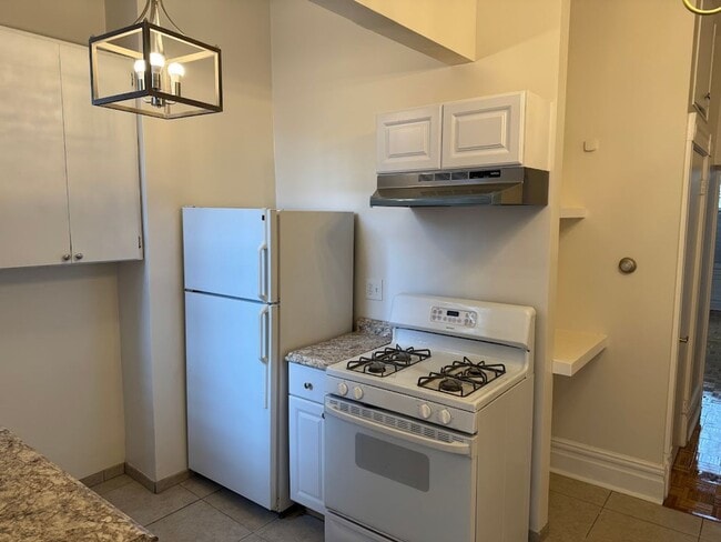 Building Photo - 5431 Howe St