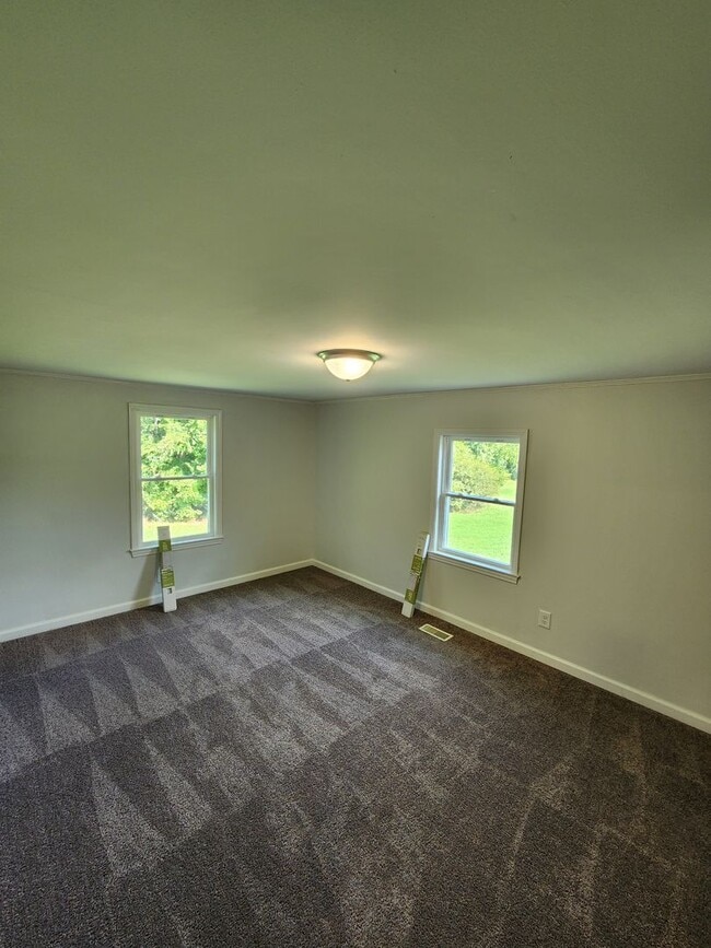Building Photo - Apex-Durham /3BR Jordan Lake House
