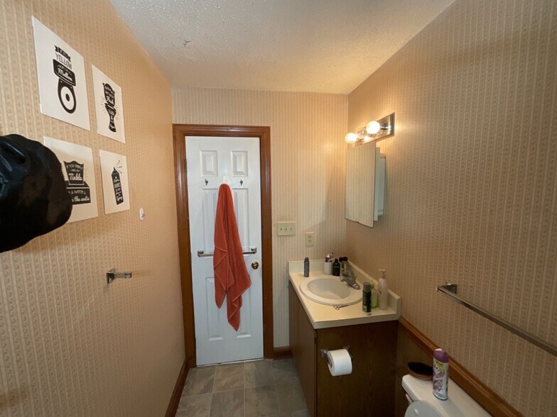 Building Photo - 3512 Ivy Commons Dr