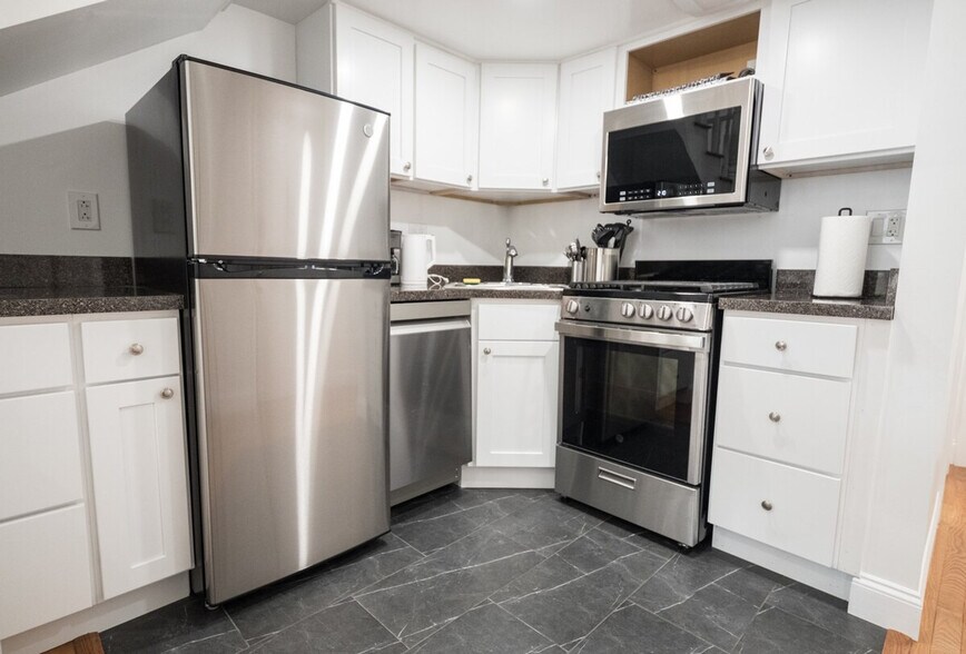 Building Photo - 28-30-30 W 86th St