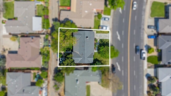 Building Photo - 1825 College Ave